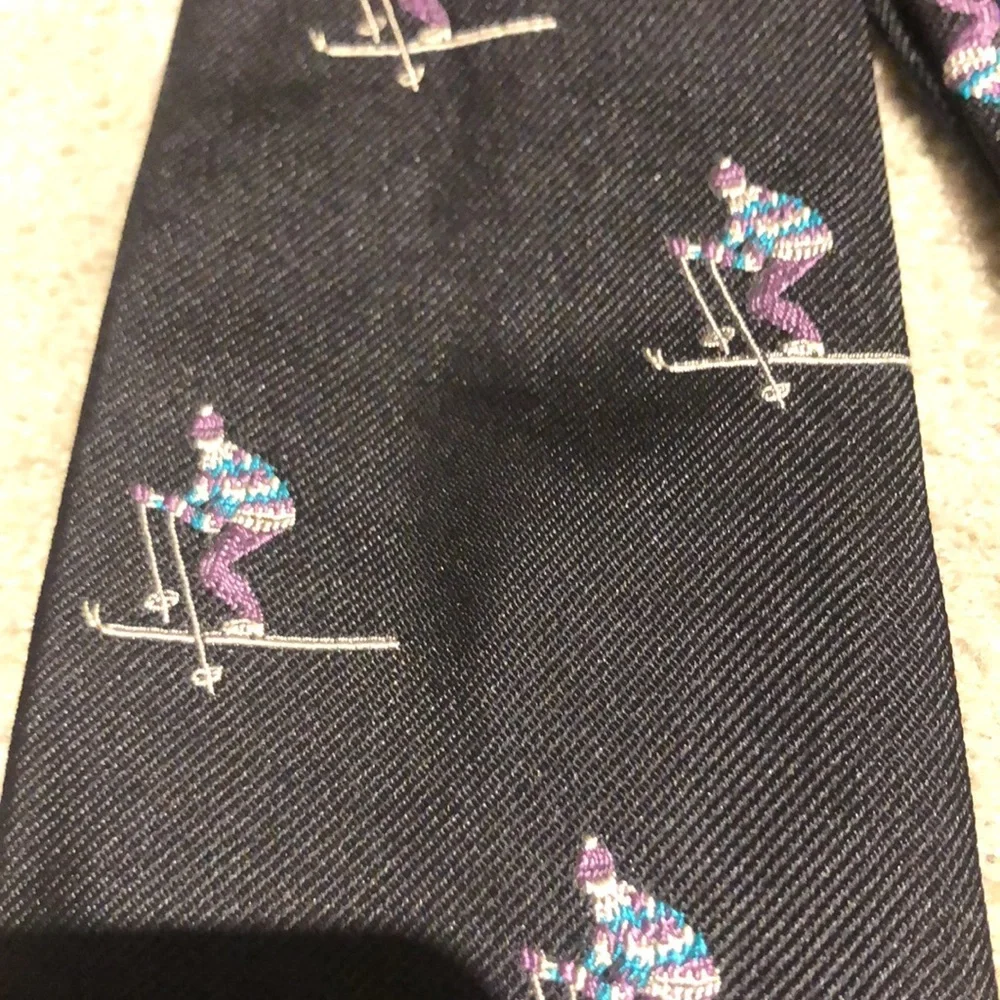 Ralph Lauren vintage rare silk tie with skiers. See pictures for description - Picture 2 of 4